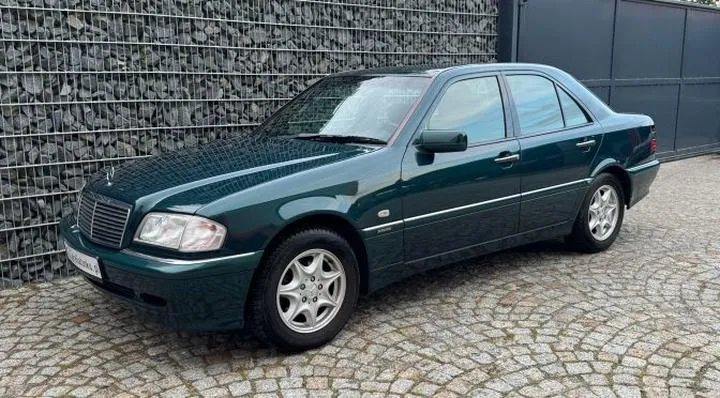 Najlepsze silniki w Mercedesie W202 – który wybrać?