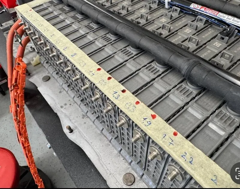 Bateria w samochodzie hybrydowym