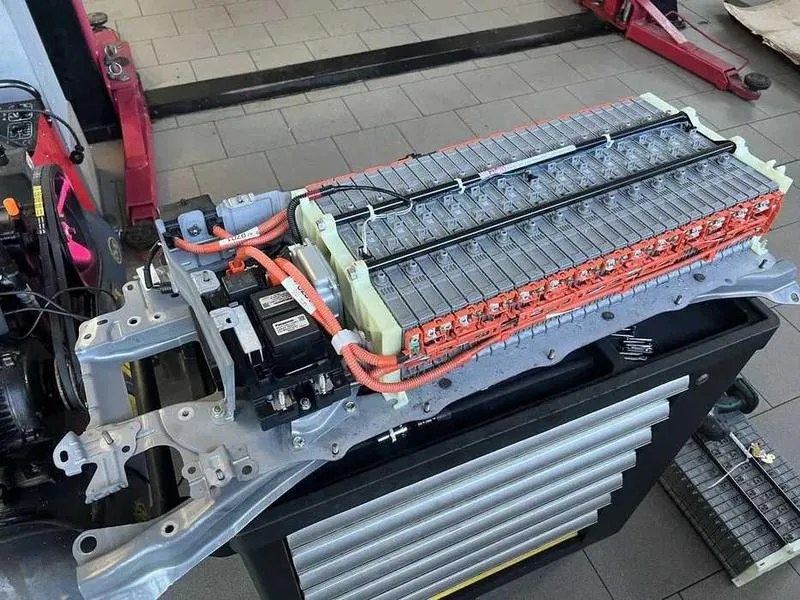 Dbanie o baterię hybrydową